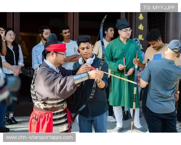 射箭选手穿汉服比赛成新热点