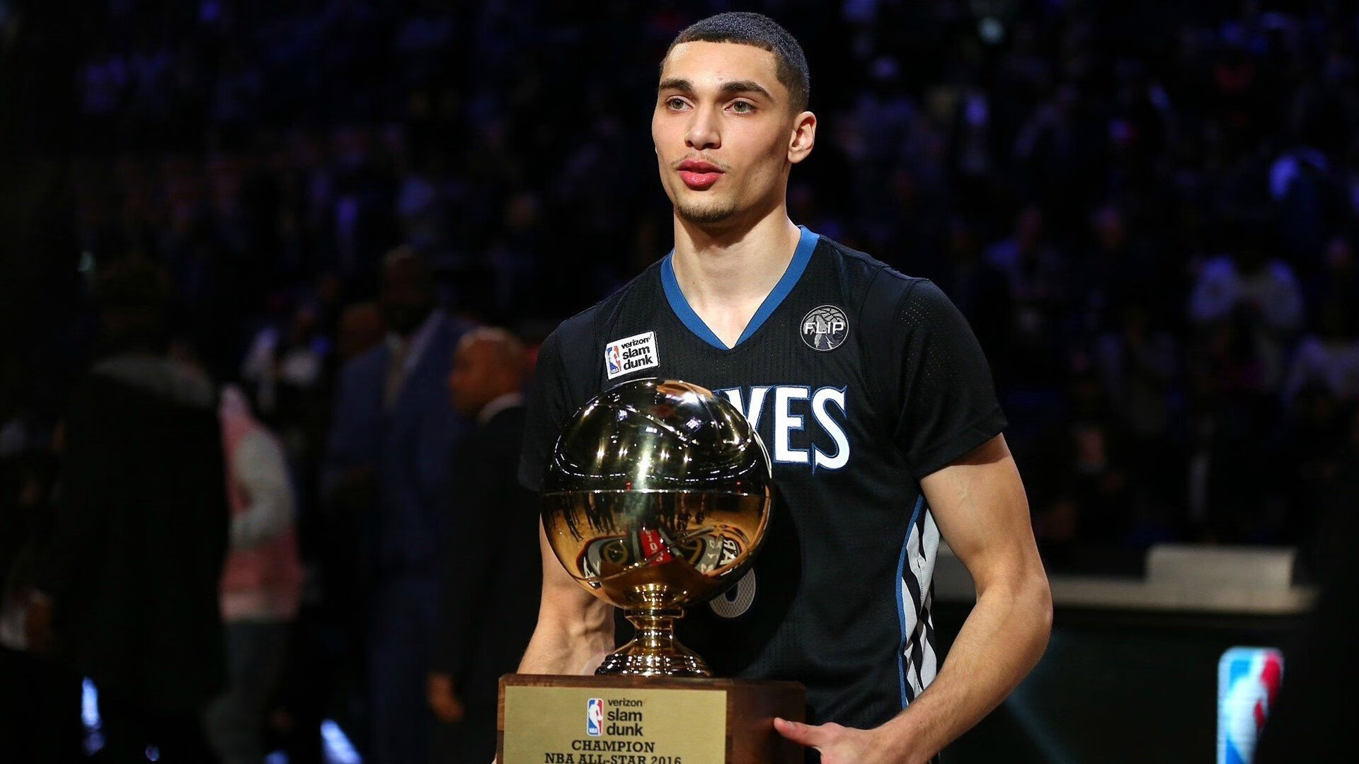 【得意与局限】文班亚马单核难突破?布克与艾伦揭秘太阳队战术密码